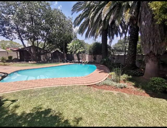 4 BEDROOM HOUSE FOR SALE IN VANDERBIJLPARK SE 3